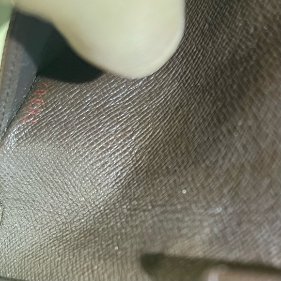 Louis Vuitton Damier Ebene Sarah Wallet - Picture 3 of 11